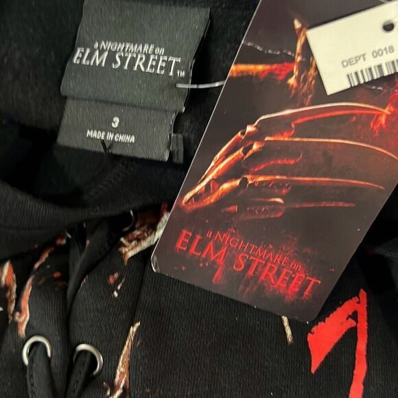 Hot Topic A Nightmare On Elm Street Lace-Up Sweatshirt Plus Size 3 Nwt - Picture 3 of 7